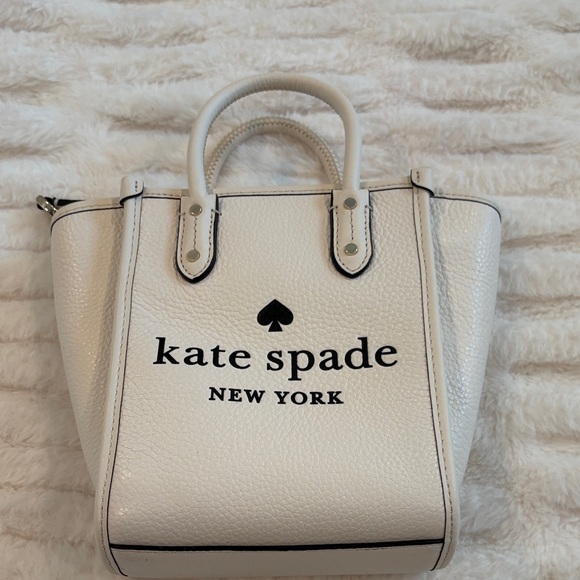 kate spade Handbags - Kate Spade Cream Tote Bag